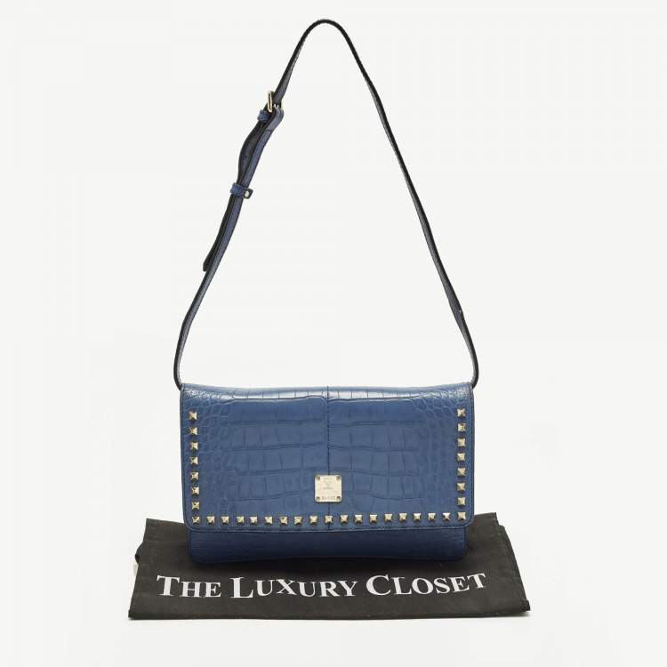 مملوكة مسبقًا MCM Studded Blue Croc Embossed Leather Shoulder Bag