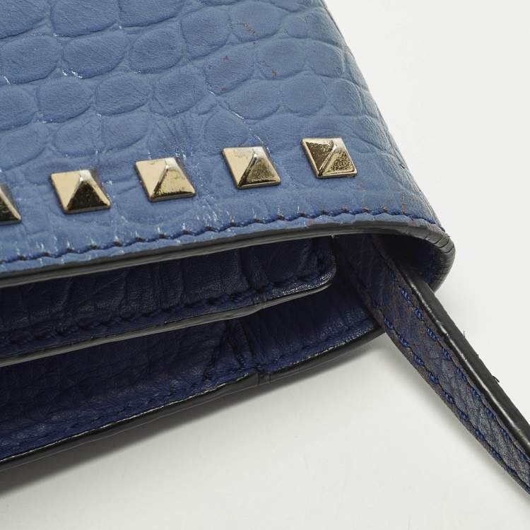 مملوكة مسبقًا MCM Studded Blue Croc Embossed Leather Shoulder Bag