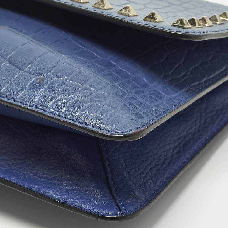 مملوكة مسبقًا MCM Studded Blue Croc Embossed Leather Shoulder Bag