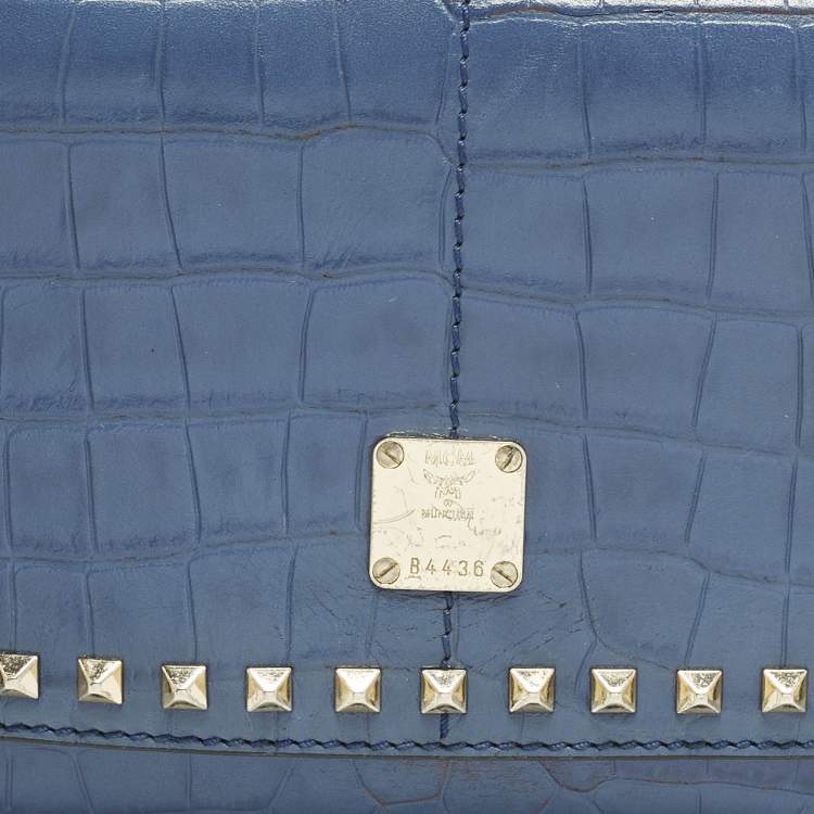 مملوكة مسبقًا MCM Studded Blue Croc Embossed Leather Shoulder Bag
