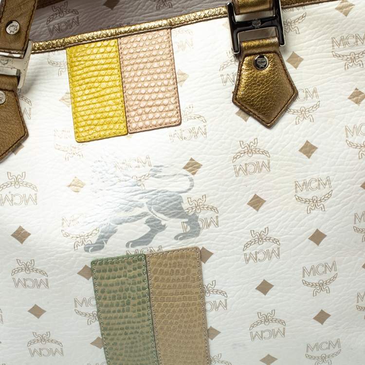 مملوكة مسبقًا MCM White Visetos Coated Canvas and Leather Medium Princess Lion Shopper Tote