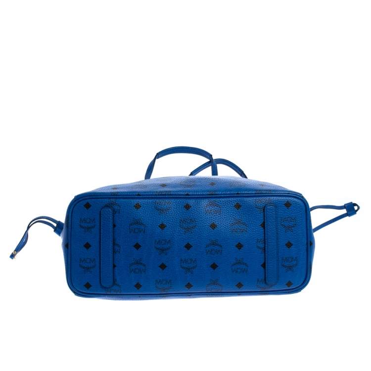 مملوكة مسبقًا MCM Blue Visetos Leather Project Reversible Shopper Tote
