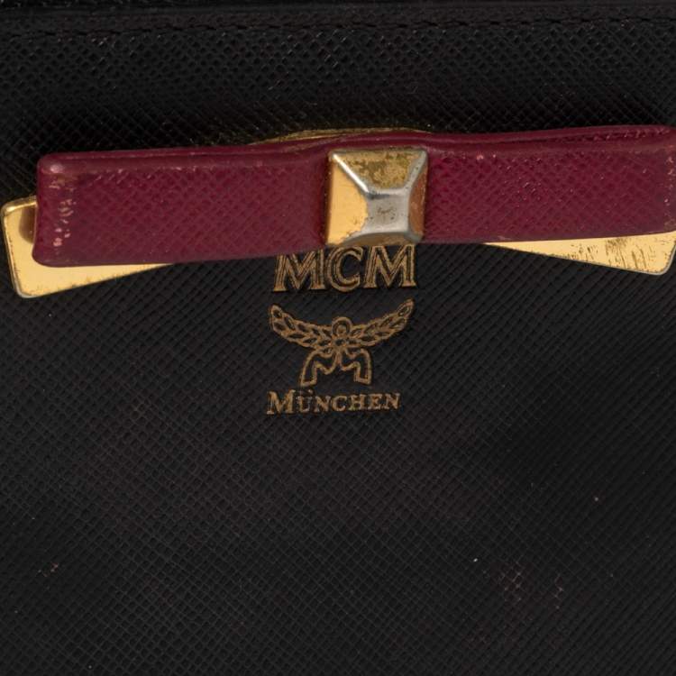 Pre Owned MCM Black Leather Mina Small Zip Around Wallet 