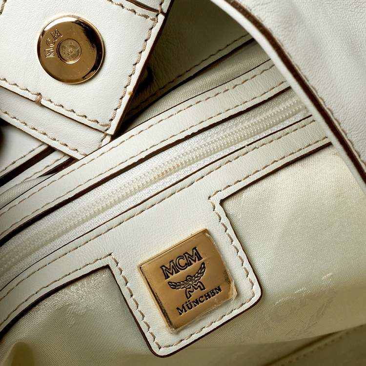 مملوكة مسبقًا MCM White Visetos Coated Canvas and Leather Shoulder Bag