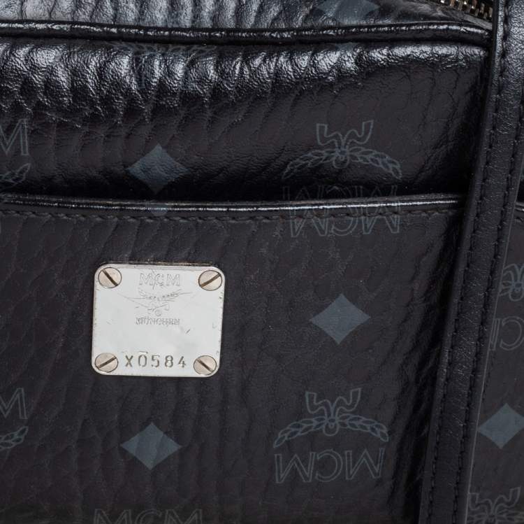 مملوكة مسبقًا MCM Black Visetos Coated Canvas Double Zip Camera Crossbody Bag