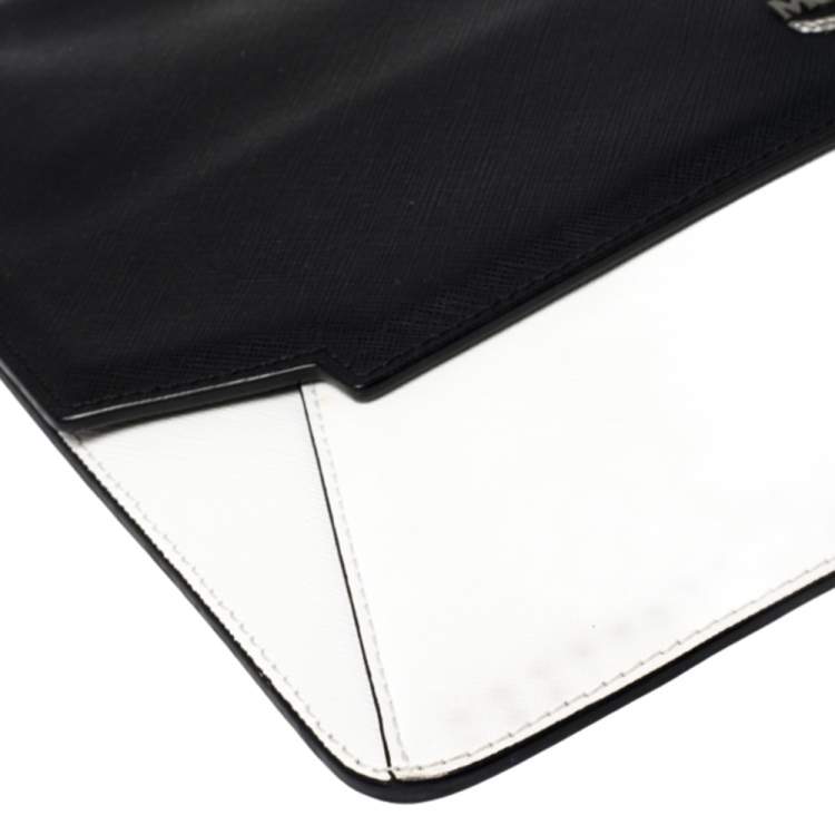 مملوكة مسبقًا MCM Black/White Leather Envelope Clutch