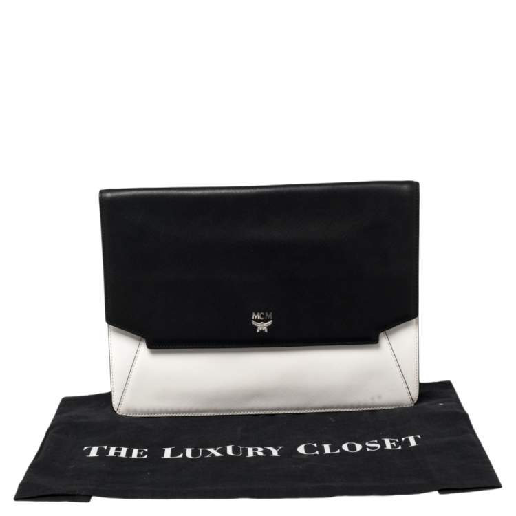 مملوكة مسبقًا MCM Black/White Leather Envelope Clutch