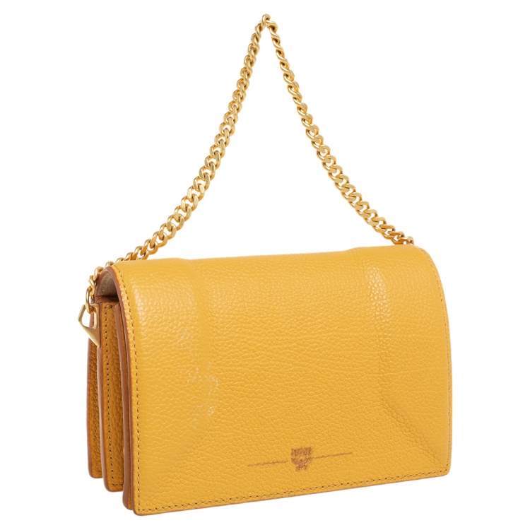 مملوكة مسبقًا MCM Yellow Leather Flap Chain Crossbody Bag