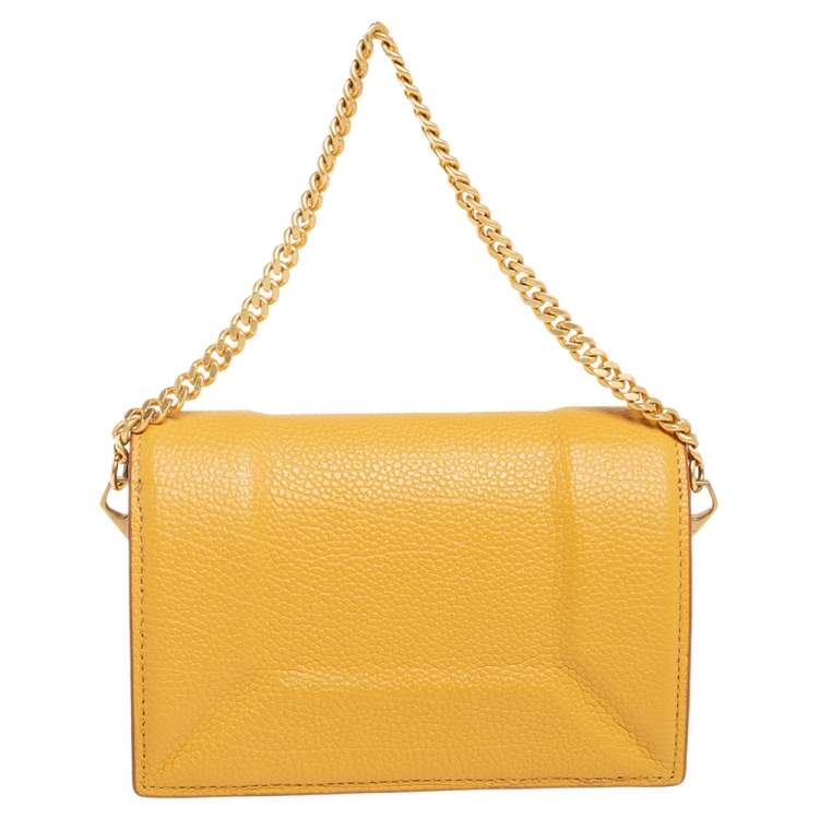 مملوكة مسبقًا MCM Yellow Leather Flap Chain Crossbody Bag