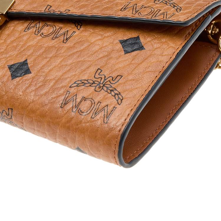 مملوكة مسبقًا MCM Brown Visetos Canvas Patricia WOC Wallet