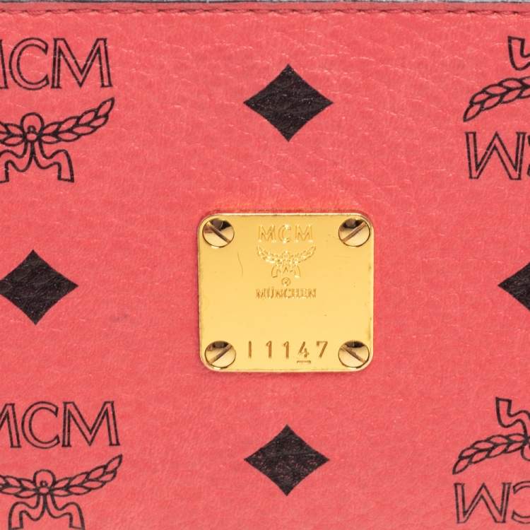 مملوكة مسبقًا MCM Strawberry Pink Visetos Leather Heritage Continental Wallet