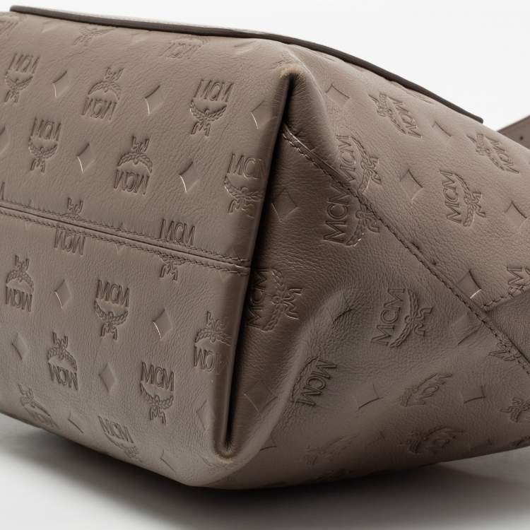 مملوكة مسبقًا MCM Grey Monogram Leather Shoulder Bag