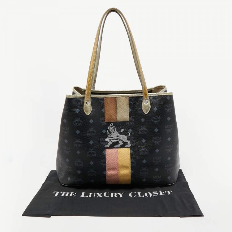 مملوكة مسبقًا MCM Dark Blue/Gold Visetos Coated Canvas Princess Lion Shopper Tote