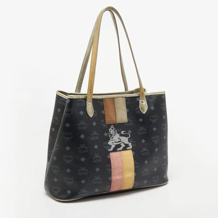 مملوكة مسبقًا MCM Dark Blue/Gold Visetos Coated Canvas Princess Lion Shopper Tote
