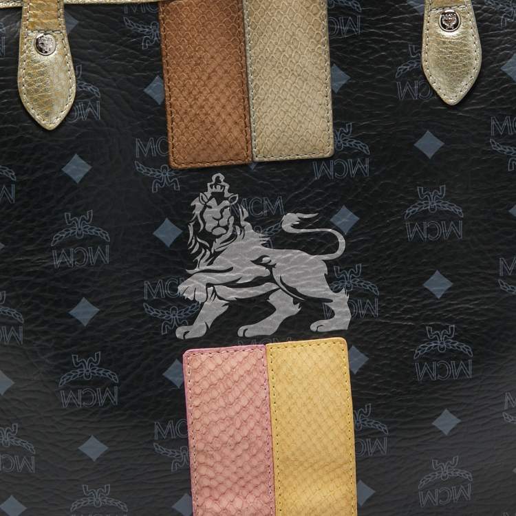 مملوكة مسبقًا MCM Dark Blue/Gold Visetos Coated Canvas Princess Lion Shopper Tote