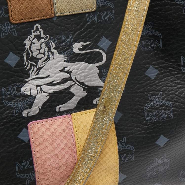 مملوكة مسبقًا MCM Dark Blue/Gold Visetos Coated Canvas Princess Lion Shopper Tote