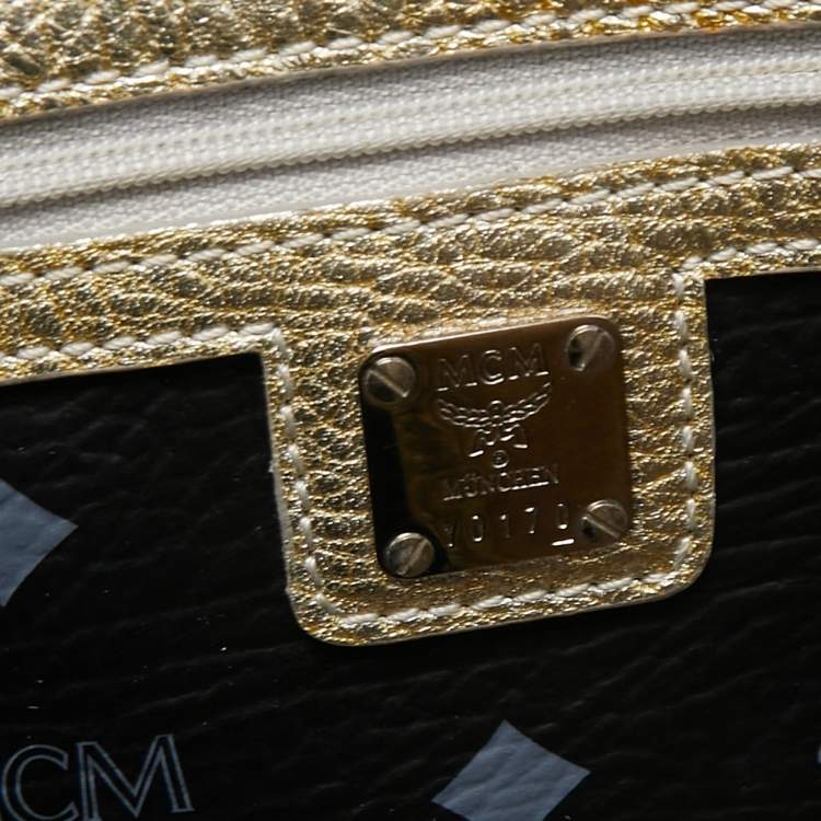 مملوكة مسبقًا MCM Dark Blue/Gold Visetos Coated Canvas Princess Lion Shopper Tote