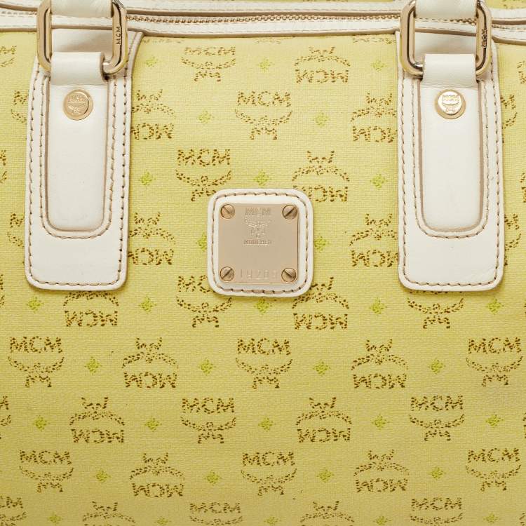 مملوكة مسبقًا MCM Lime/White Visetos Coated Canvas and Leather Boston Bag