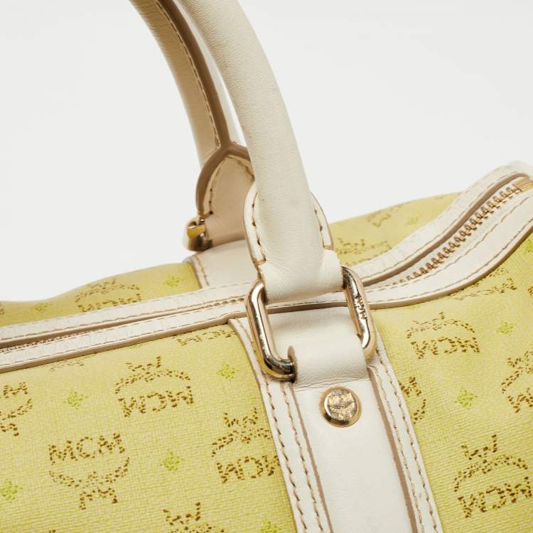 مملوكة مسبقًا MCM Lime/White Visetos Coated Canvas and Leather Boston Bag