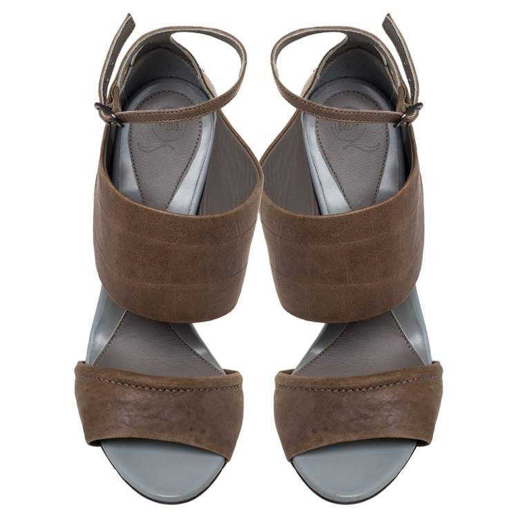 مملوكة مسبقًا  Alexander McQueen Brown/Grey Croc Embossed Leather Sandals Size 39