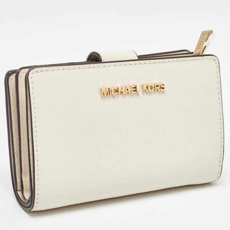 Pre Owned Michael Kors Cream Leather Jet Set Travel Compact Wallet