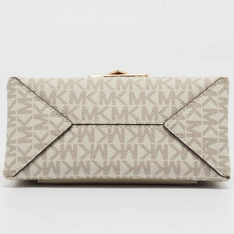 مملوكة مسبقًا Michael Kors Cream Signature Coated Canvas and Leather Small Cece Shoulder Bag