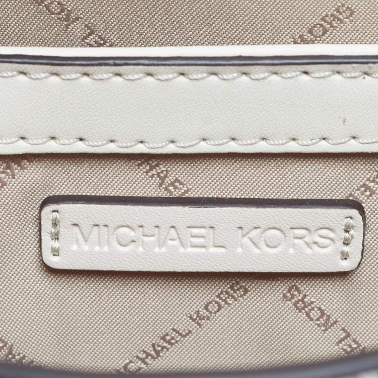 مملوكة مسبقًا Michael Kors Cream Signature Coated Canvas and Leather Small Cece Shoulder Bag