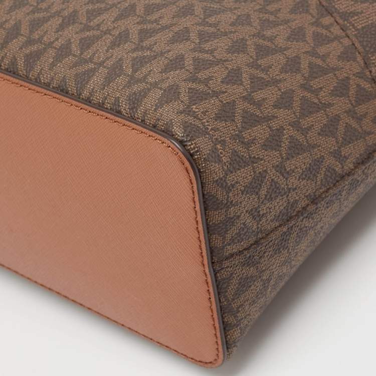 Pre Owned Michael Kors Brown Signature Coated Canvas Medium Jet Set Travel Dome Crossbody Bag