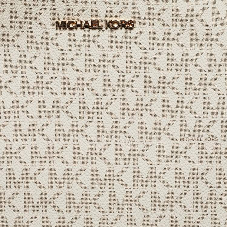 Pre Owned Michael Kors Off Signature White Coated Canvas and Leather Medium Pratt Bucket Bag
