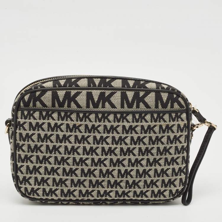 Pre Owned Michael Kors Black Signature Canvas Large East West Jet Set Charm Crossbody Bag
