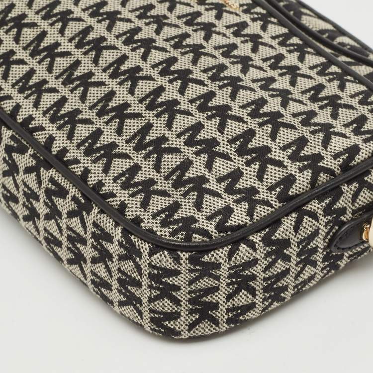 Pre Owned Michael Kors Black Signature Canvas Large East West Jet Set Charm Crossbody Bag