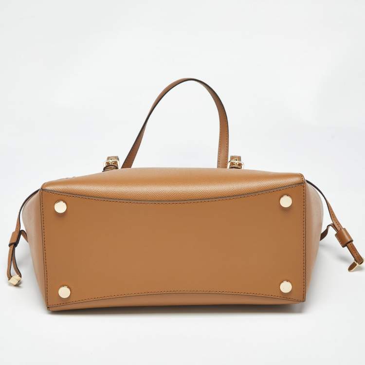Pre Owned Michael Kors Brown Leather East West Voyager Tote