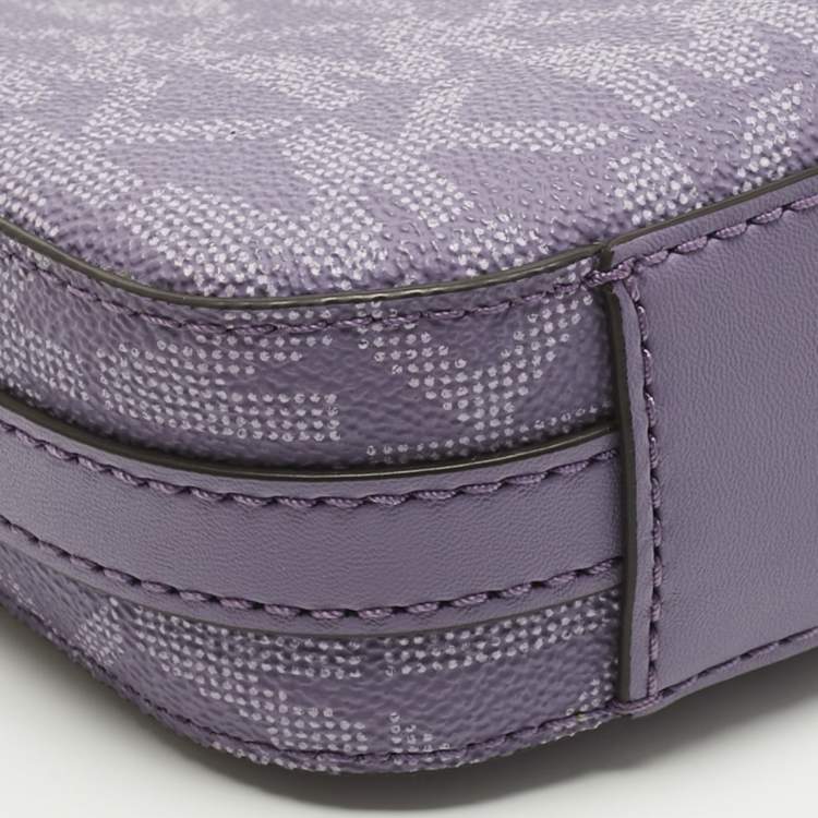 مملوكة مسبقًا Michael Kors Lilac Signature Coated Canvas and Leather Jet Set Charm Crossbody Bag