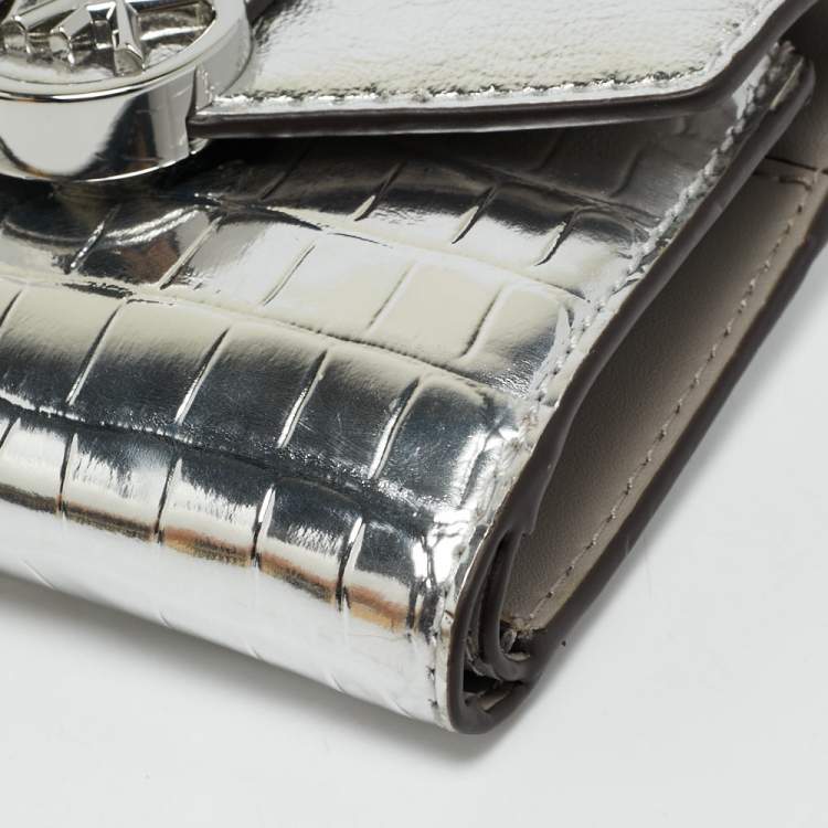 Pre Owned Michael Kors Greenwich Silver Croc Embossed Leather Trifold Wallet