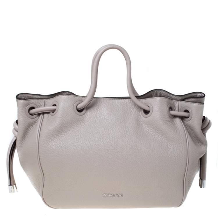 Pre Owned  MICHAEL Michael Kors Light Beige Leather Drawstring Hobo