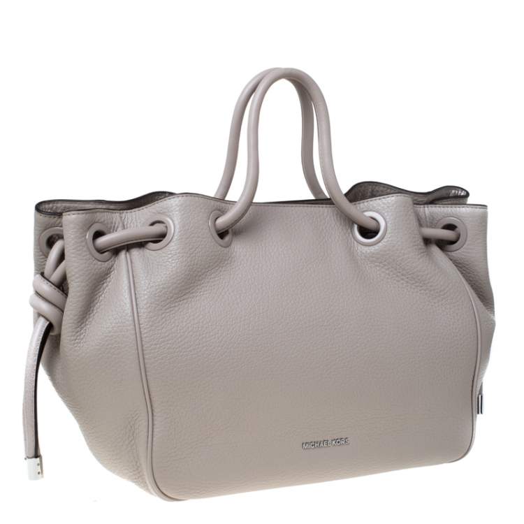 Pre Owned  MICHAEL Michael Kors Light Beige Leather Drawstring Hobo