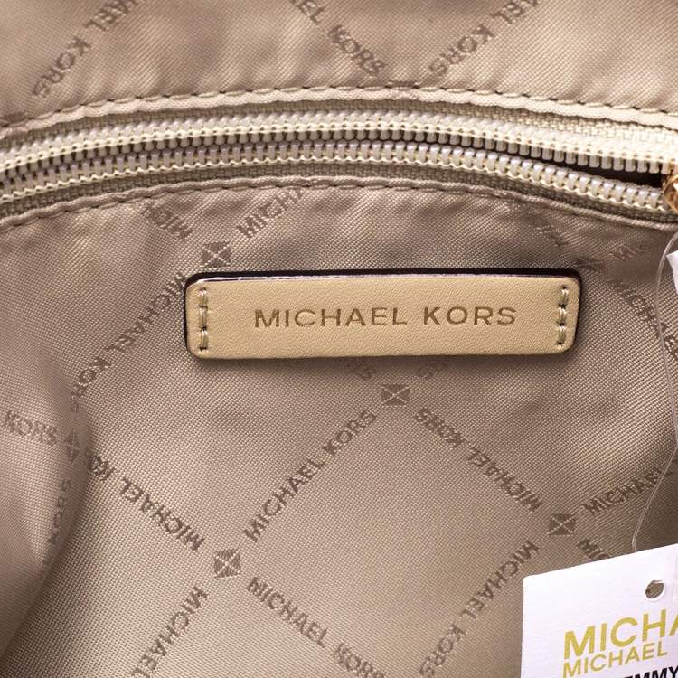 مملوكة مسبقًا MICHAEL Michael Kors Metallic Gold Mirror Leather Emmy Dome Satchel