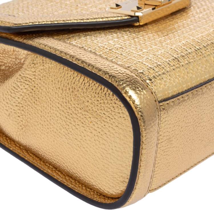 Pre Owned Michael Kors Gold Woven Straw and Leather XS Kinsley Top Handle Bag