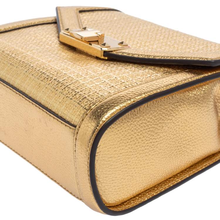 Pre Owned Michael Kors Gold Woven Straw and Leather XS Kinsley Top Handle Bag