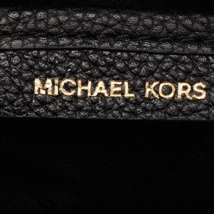 Pre Owned Michael Kors Black Leather Canteen Crossbody Bag