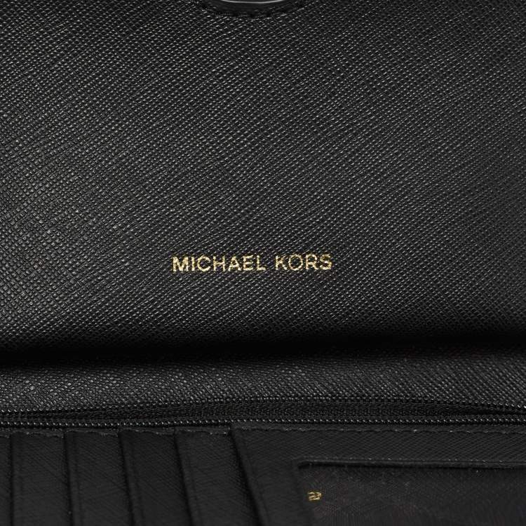 Pre Owned Michael Kors Black Leather Zip Around Wristlet Wallet