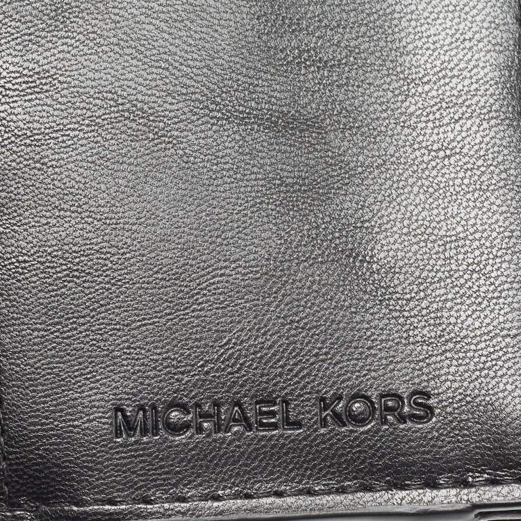 Pre Owned Michael Kors Black Leather Jet Set Travel Compact Wallet