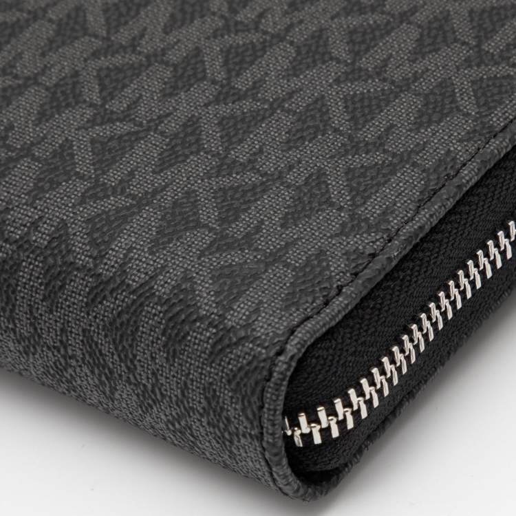 Pre Owned Michael Kors Grey/Black Signature Coated Canvas Zip Around Wristlet Wallet