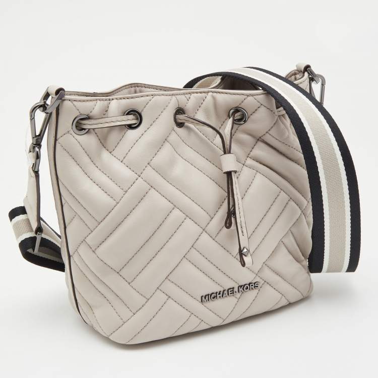 Pre Owned Michael Kors Grey Quilted Leather XS Peyton Bucket Crossbody Bag