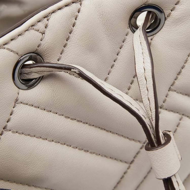 Pre Owned Michael Kors Grey Quilted Leather XS Peyton Bucket Crossbody Bag