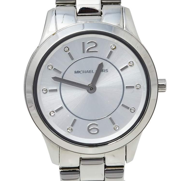 Pre Owned Michael Kors Silver Stainless Steel Runway MK6610 Women's Wristwatch 28 mm