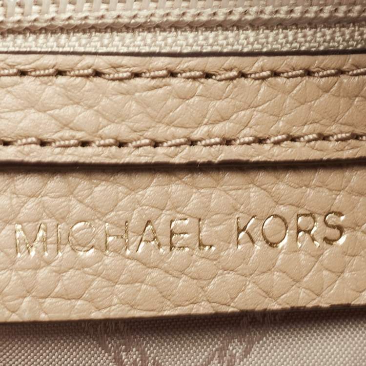 Pre Owned Michael Kors Beige Leather Small Harper Messenger Bag