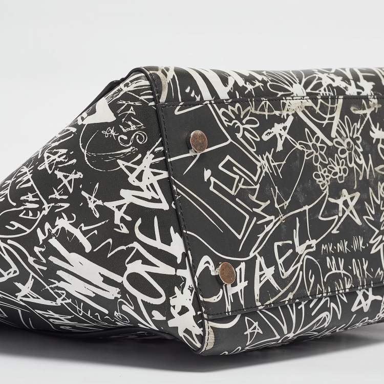 Pre Owned Michael Kors Black/White Leather Large Graffiti Whitney Tote