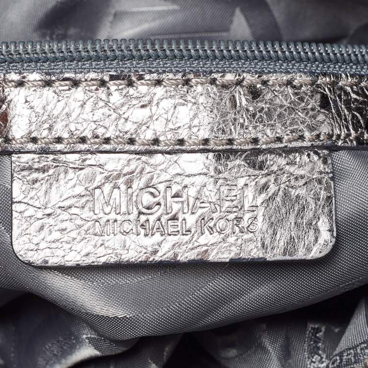 Pre Owned Michael Kors Metallic Grey Textured Patent and Leather Logo Charm Shoulder Bag