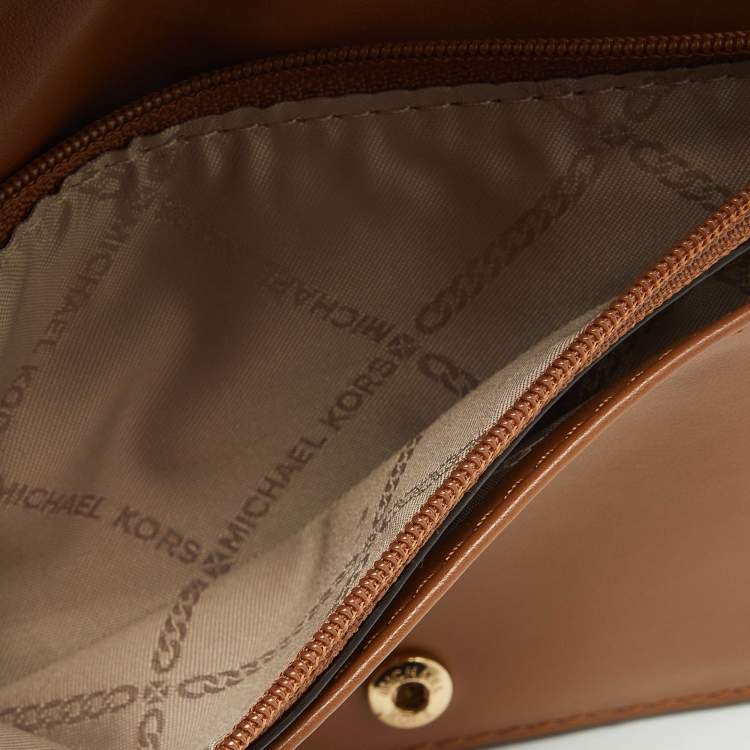 Pre Owned Michael Kors Brown /White Signature Coated Canvas and Leather Phone Wallet Bag